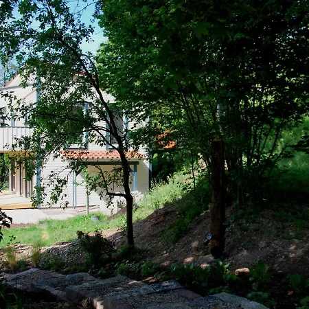 Kleine Paradies Hotel *