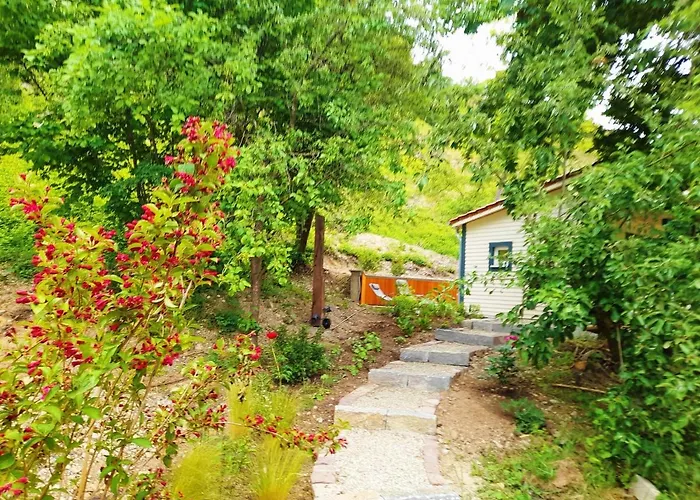 Kleine Paradies Hotel *